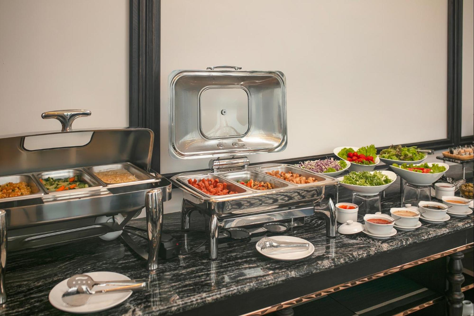 Media Central Hotel & Spa Hanoi Bagian luar foto